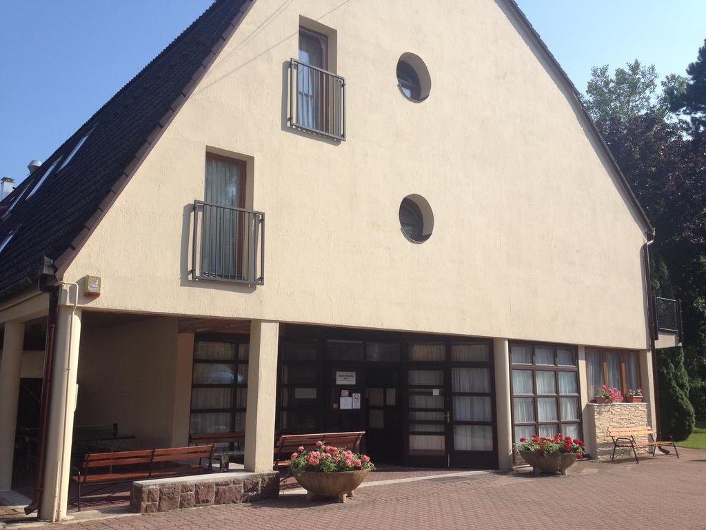 Hotel Family Balatonföldvár Zewnętrze zdjęcie