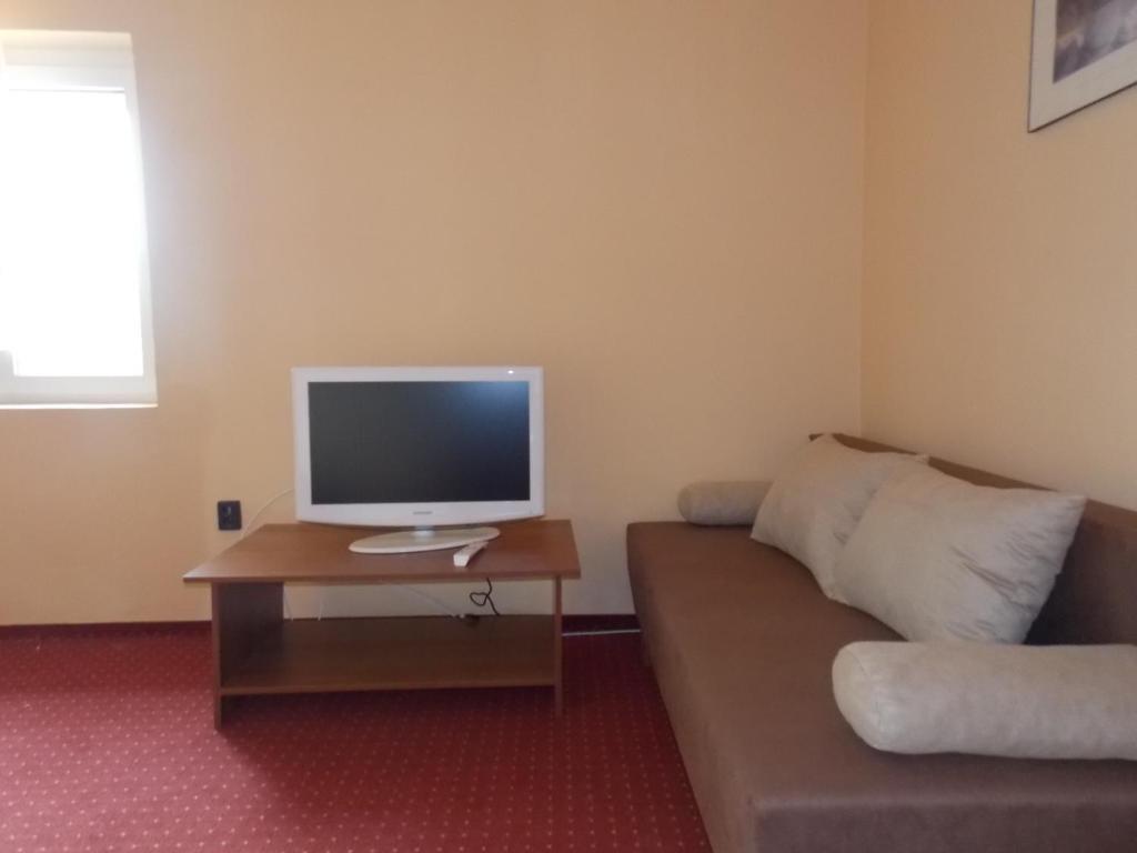 Hotel Family Balatonföldvár Pokój zdjęcie